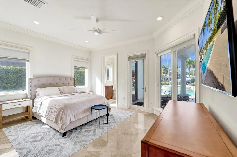 642 Palm Drive Hallandale Beach, FL 33009