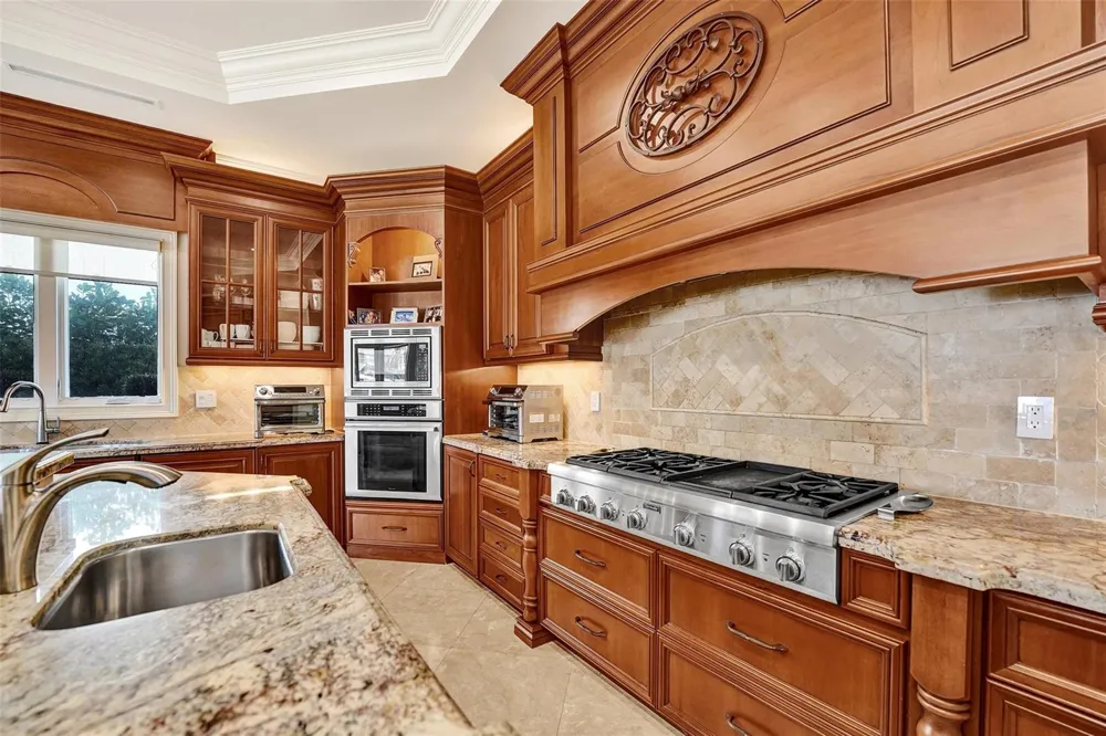 642 Palm Drive Hallandale Beach, FL 33009