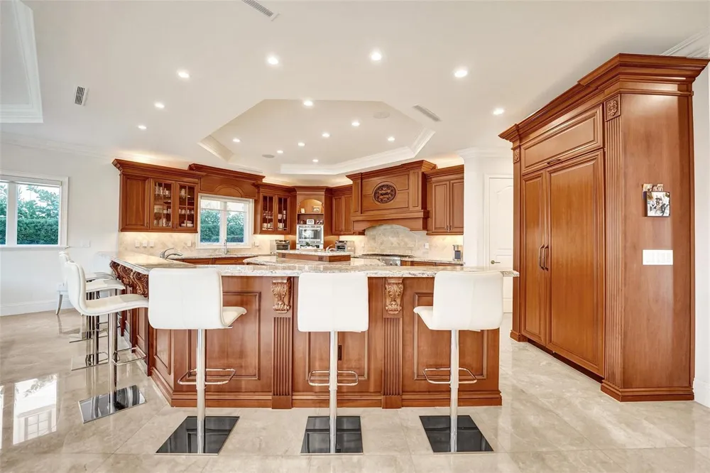 642 Palm Drive Hallandale Beach, FL 33009