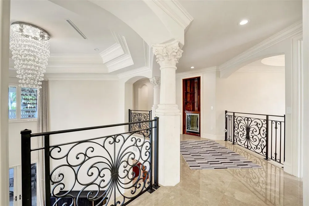 642 Palm Drive Hallandale Beach, FL 33009