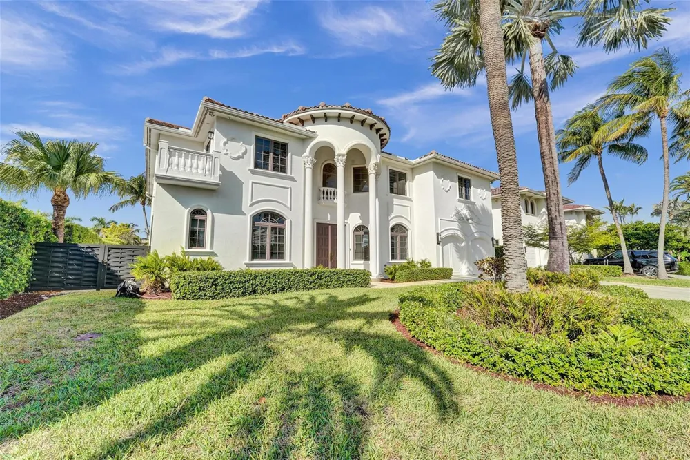 642 Palm Drive Hallandale Beach, FL 33009