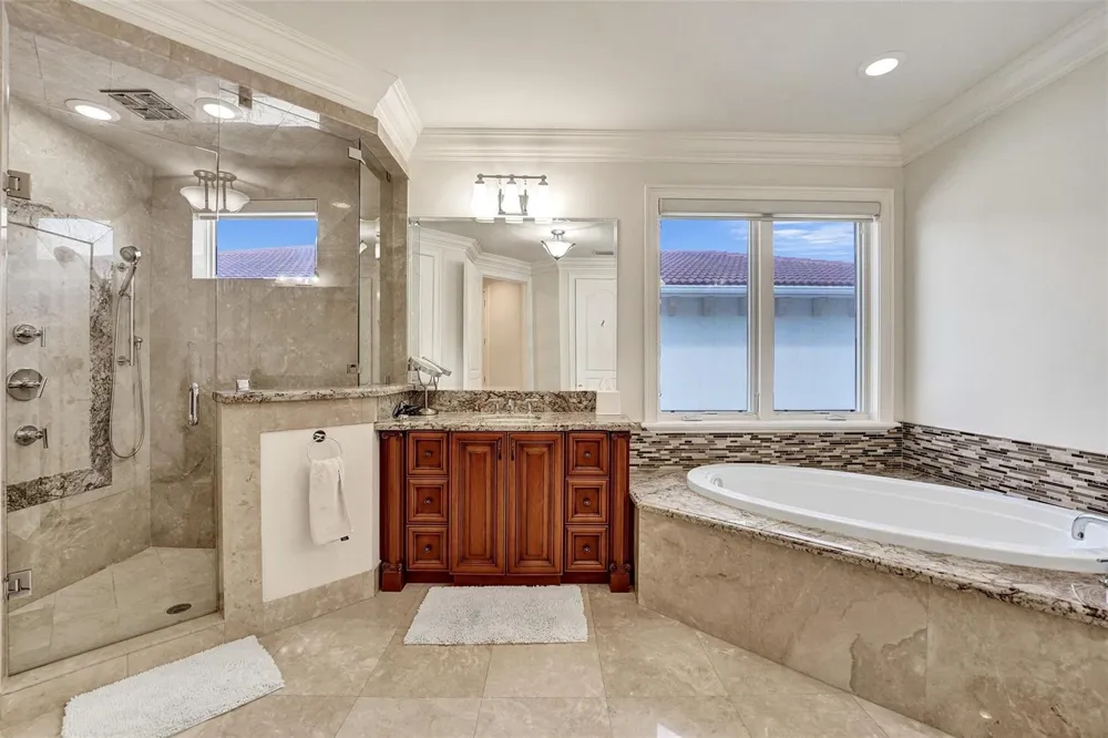 642 Palm Drive Hallandale Beach, FL 33009