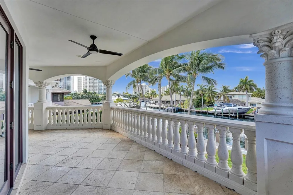 642 Palm Drive Hallandale Beach, FL 33009