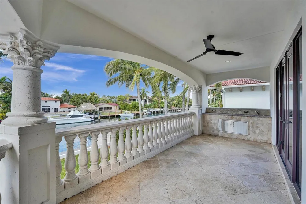642 Palm Drive Hallandale Beach, FL 33009