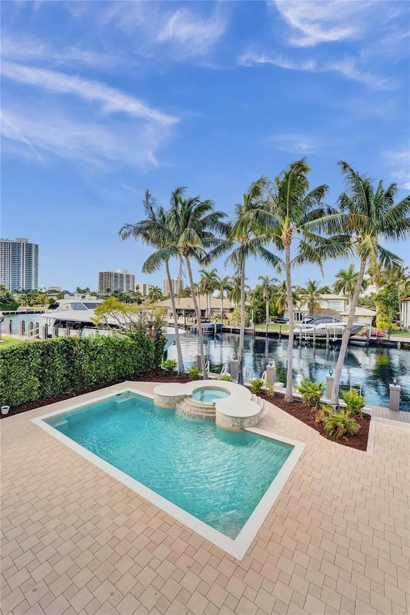 642 Palm Drive Hallandale Beach, FL 33009