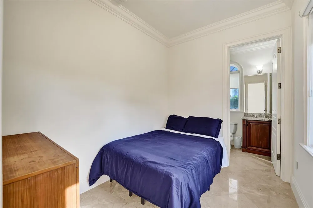 642 Palm Drive Hallandale Beach, FL 33009