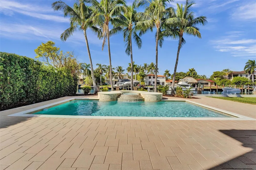 642 Palm Drive Hallandale Beach, FL 33009