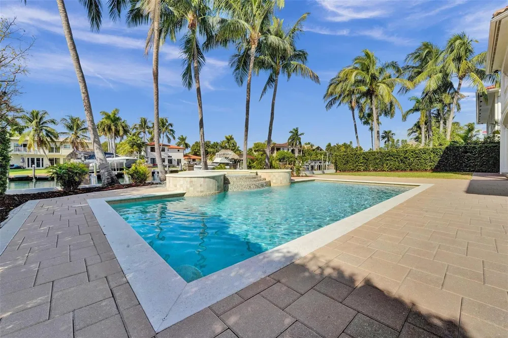 642 Palm Drive Hallandale Beach, FL 33009