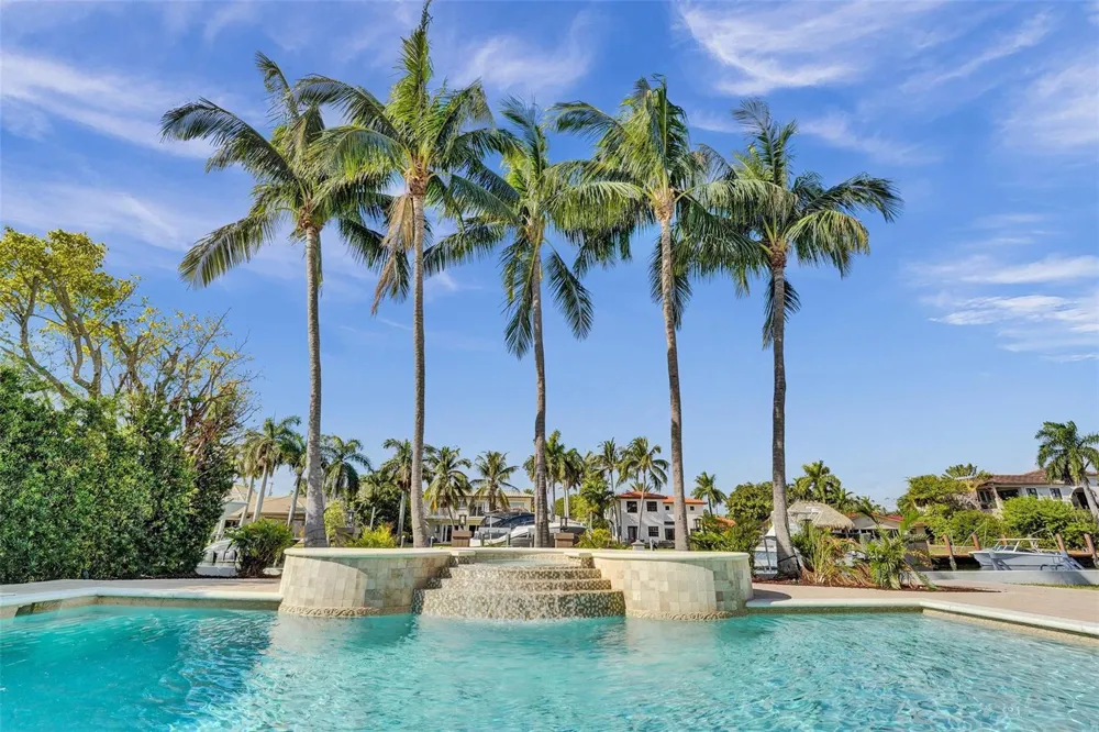 642 Palm Drive Hallandale Beach, FL 33009