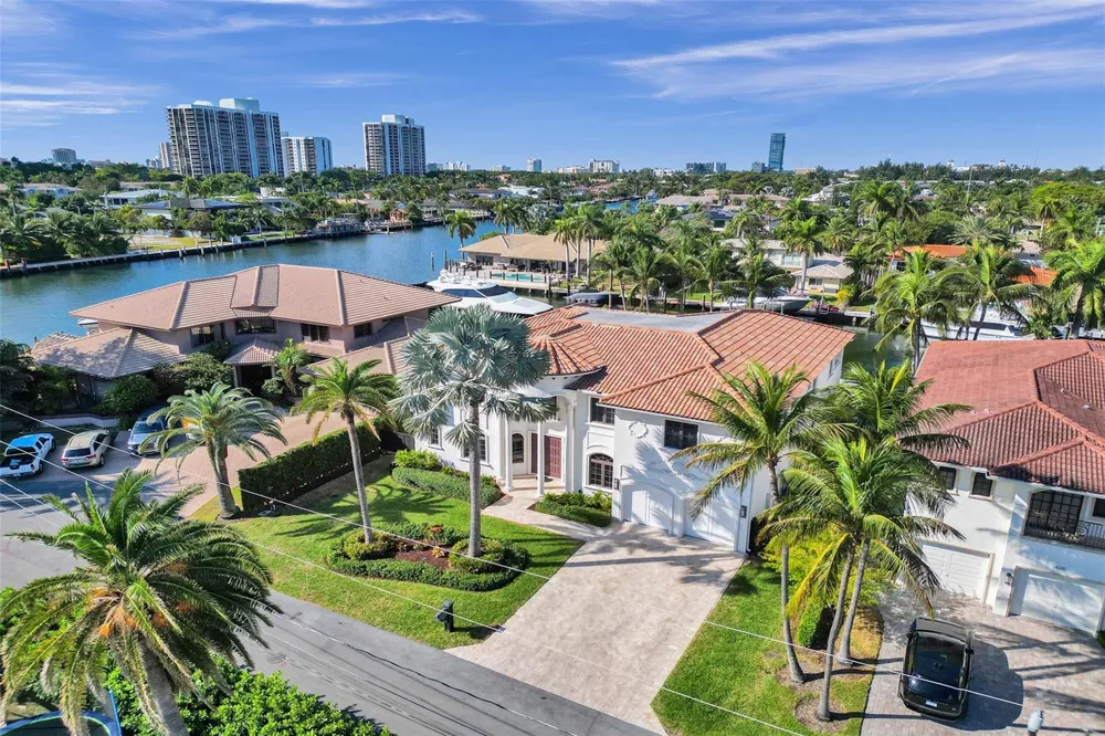 642 Palm Drive Hallandale Beach, FL 33009