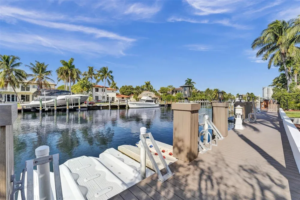 642 Palm Drive Hallandale Beach, FL 33009