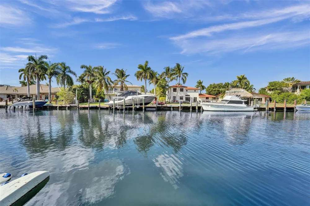 642 Palm Drive Hallandale Beach, FL 33009