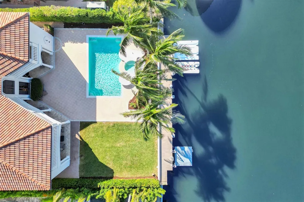 642 Palm Drive Hallandale Beach, FL 33009