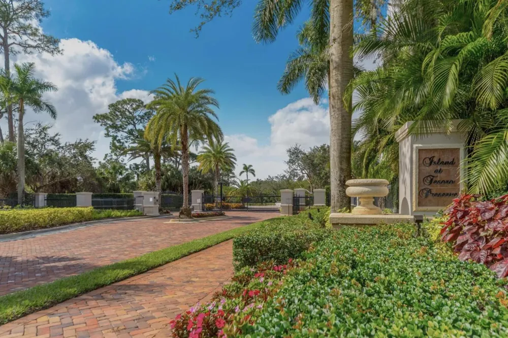 221 SE Fiore Bello Port St. Lucie, FL 34952