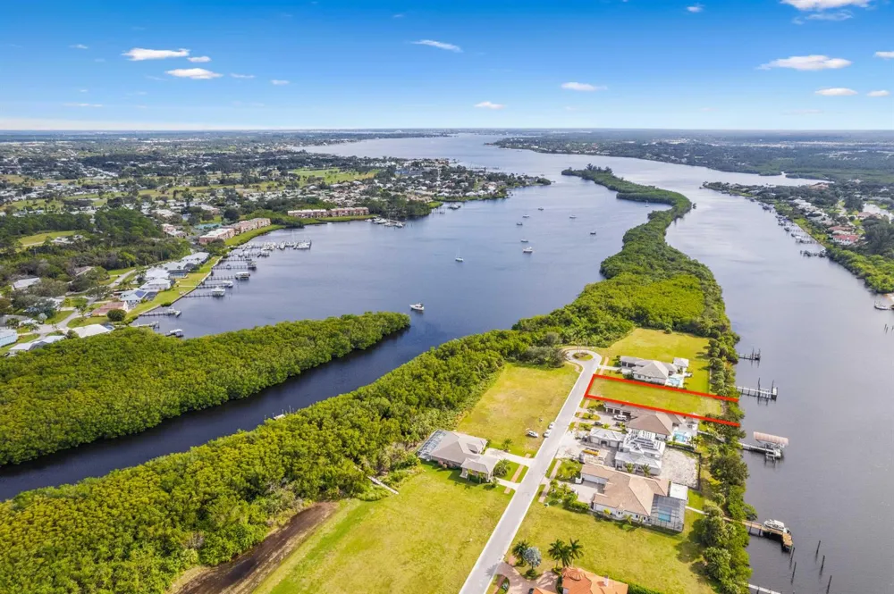 221 SE Fiore Bello Port St. Lucie, FL 34952