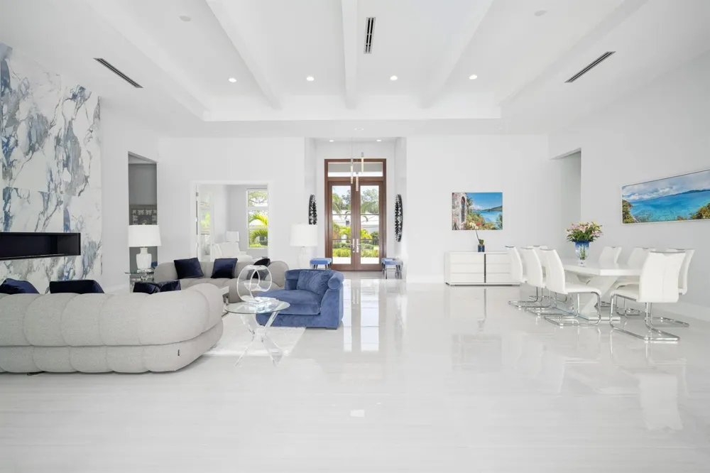 3937 Indian River Drive E Vero Beach, FL 32963