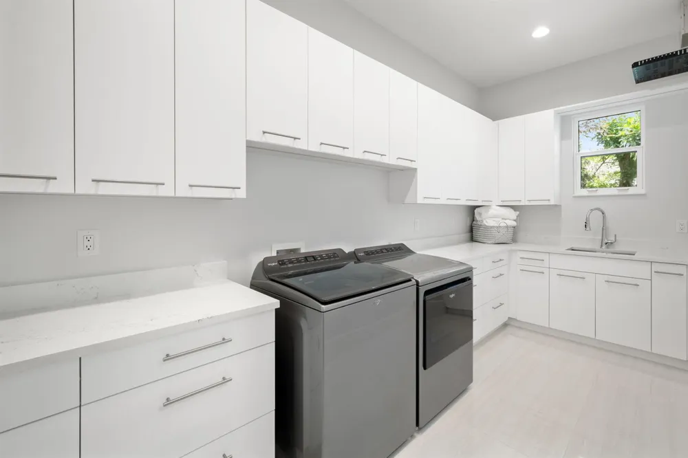 3937 Indian River Drive E Vero Beach, FL 32963
