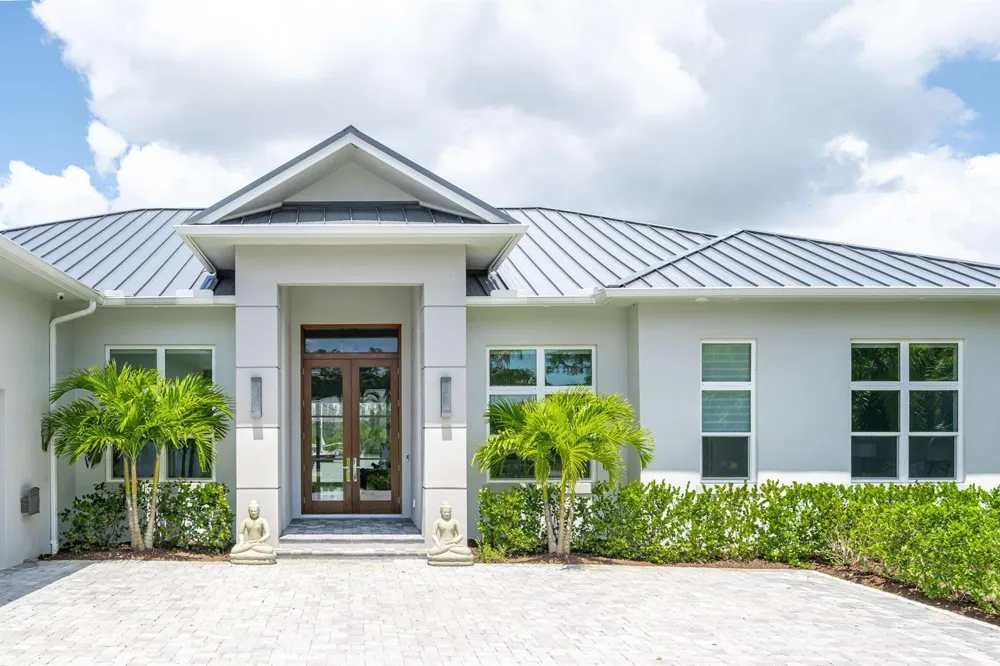 3937 Indian River Drive E Vero Beach, FL 32963