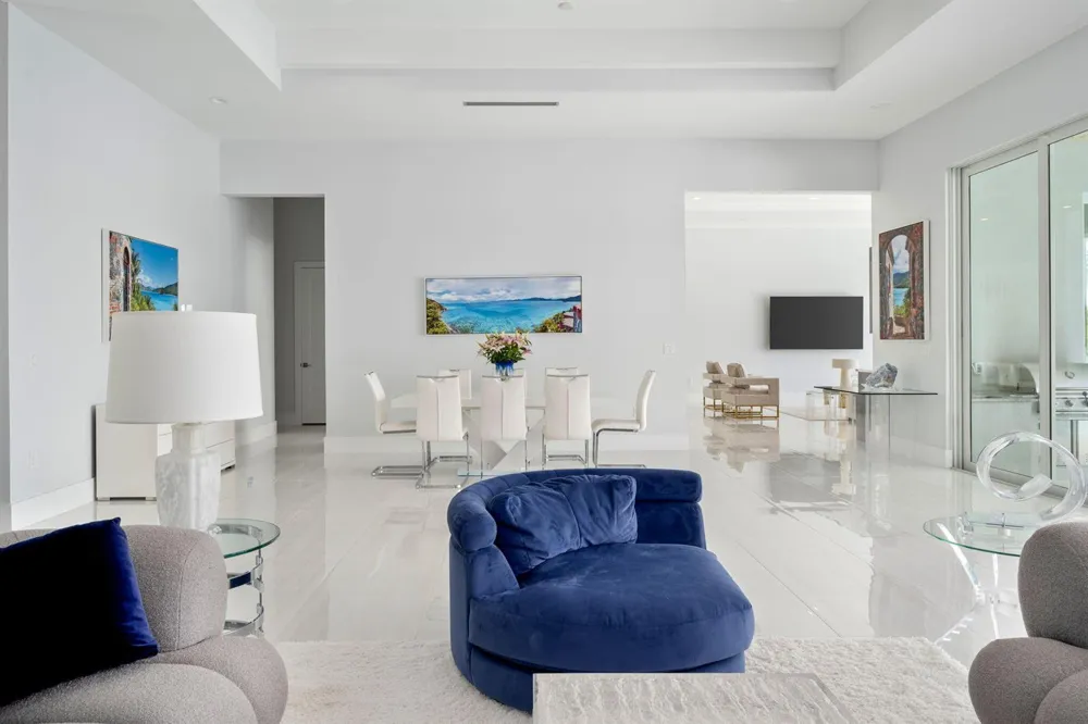 3937 Indian River Drive E Vero Beach, FL 32963