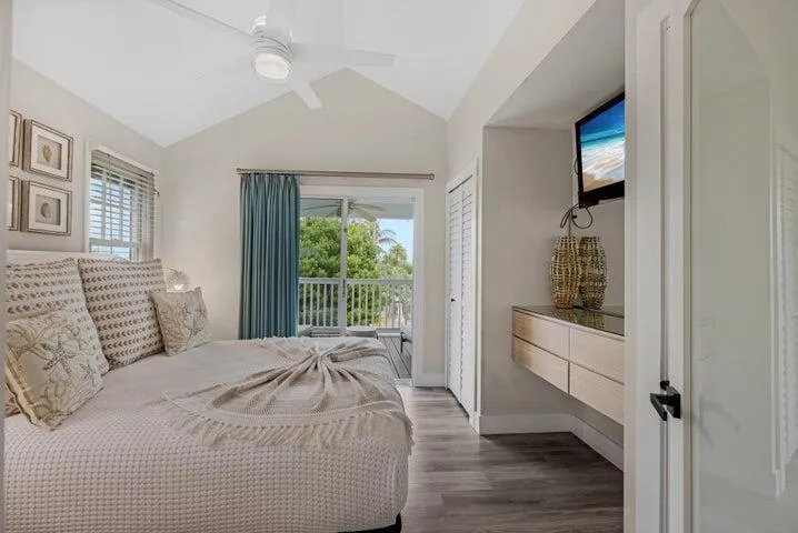 5092 Sunset Village Drive 