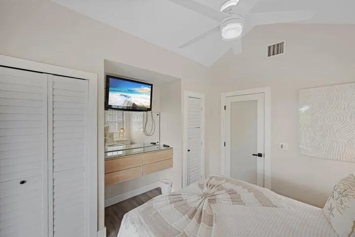 5092 Sunset Village Drive 