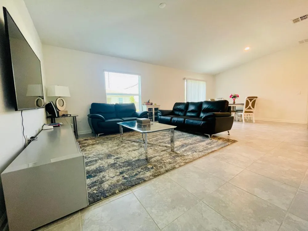 639 Daring Drive Davenport, FL 33837