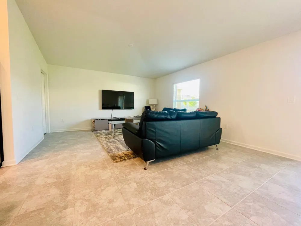 639 Daring Drive Davenport, FL 33837