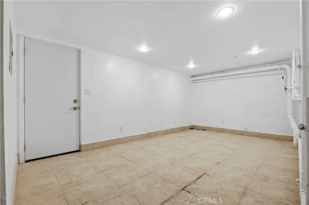 645 W Regent Inglewood, CA 90301