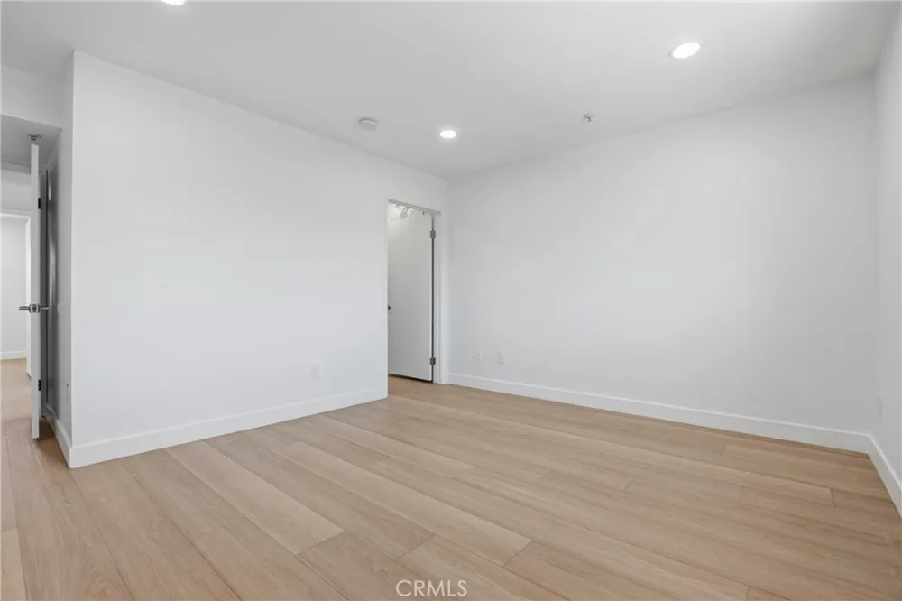 645 W Regent Inglewood, CA 90301