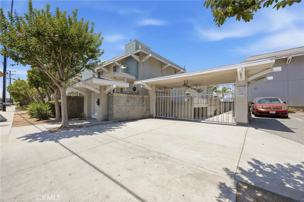 645 W Regent Inglewood, CA 90301