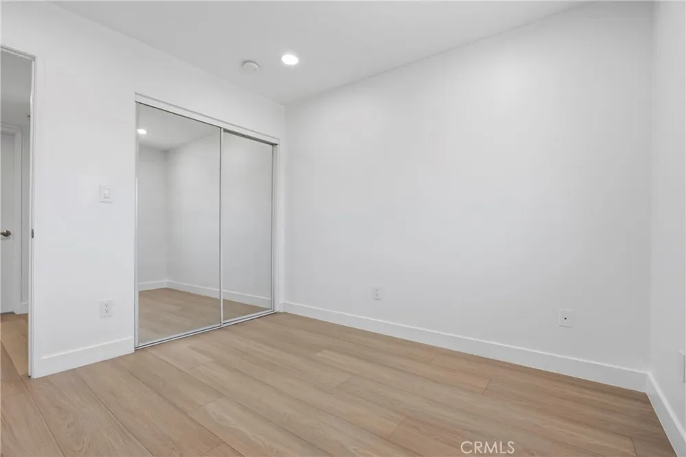 645 W Regent Inglewood, CA 90301