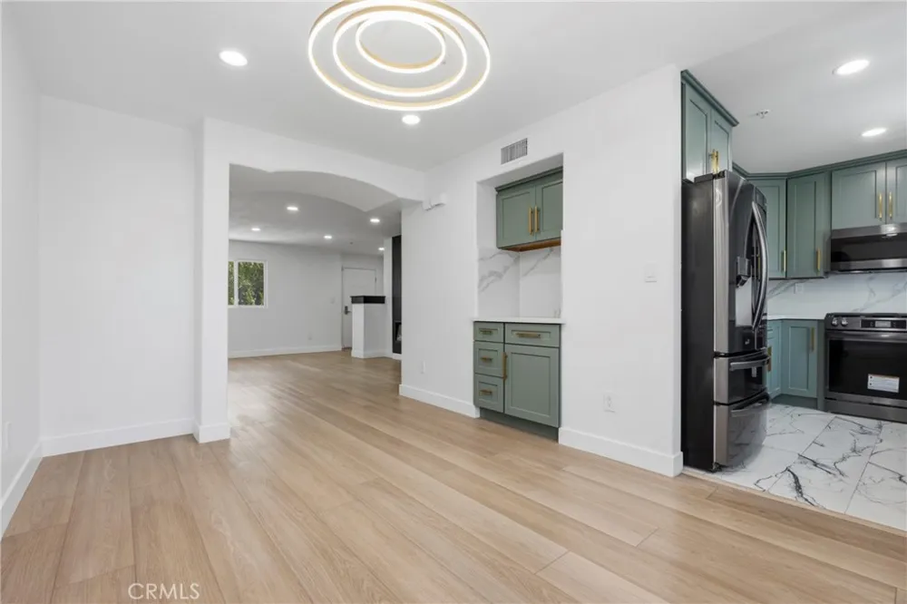645 W Regent Inglewood, CA 90301