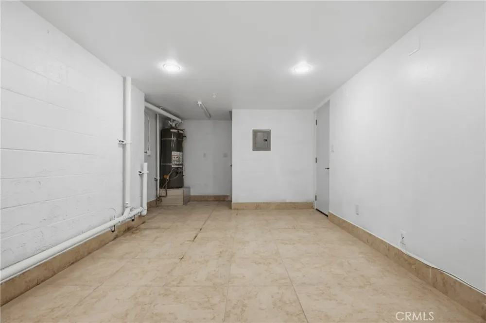 645 W Regent Inglewood, CA 90301