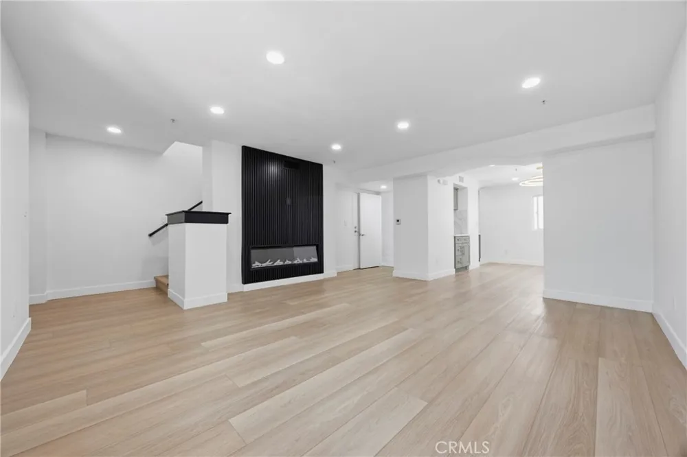 645 W Regent Inglewood, CA 90301