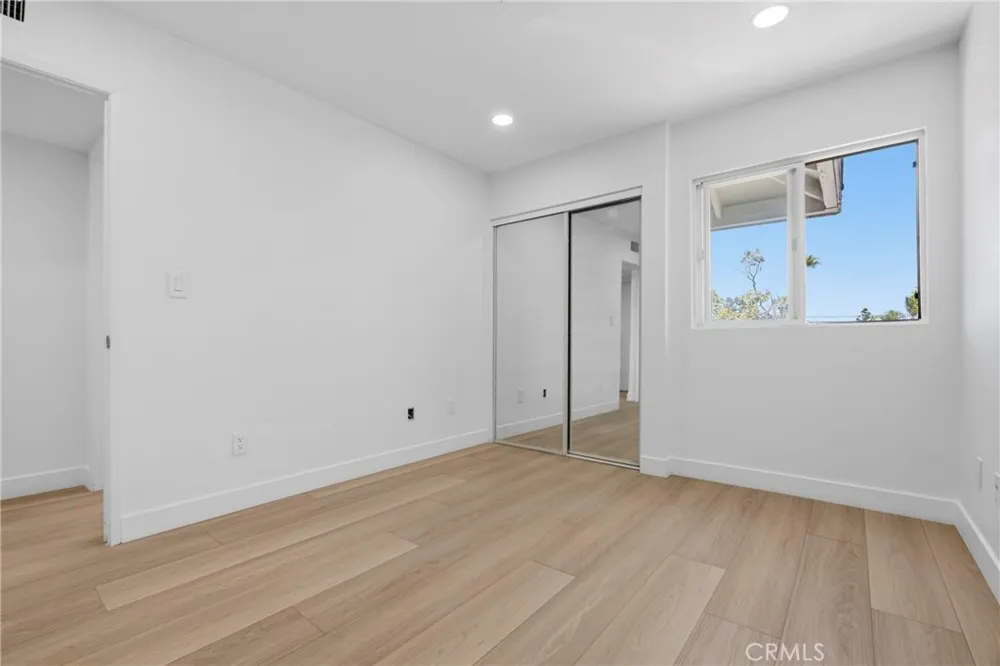 645 W Regent Inglewood, CA 90301