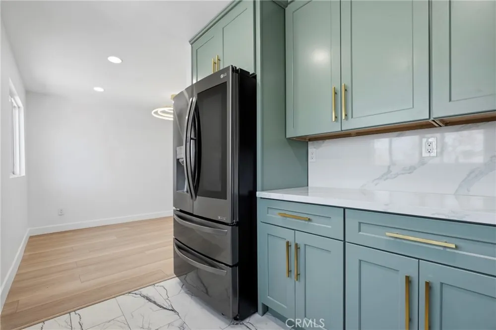 645 W Regent Inglewood, CA 90301