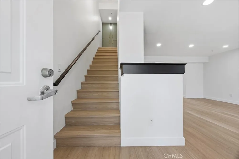 645 W Regent Inglewood, CA 90301