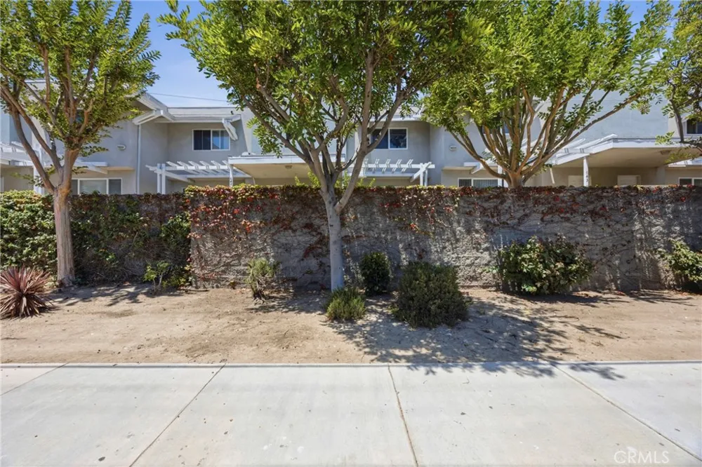 645 W Regent Inglewood, CA 90301