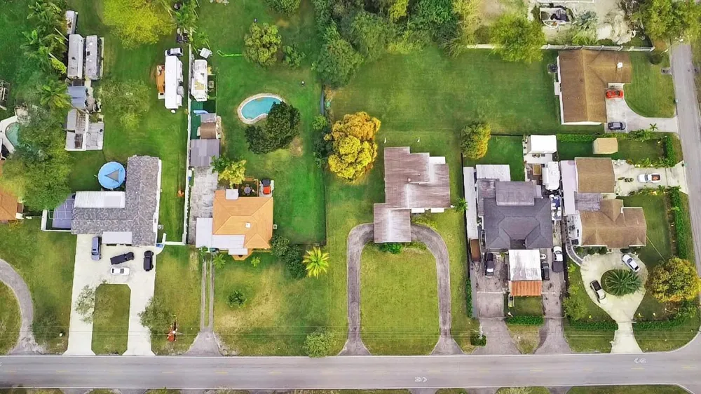 13945 Miami Avenue Miami, FL 33168