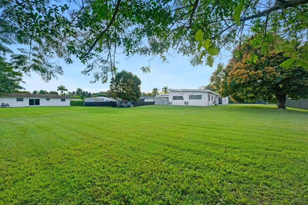 13945 Miami Avenue Miami, FL 33168