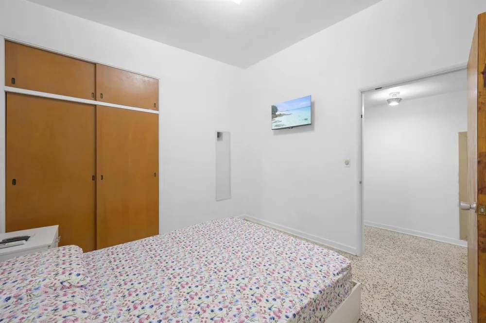 13945 Miami Avenue Miami, FL 33168