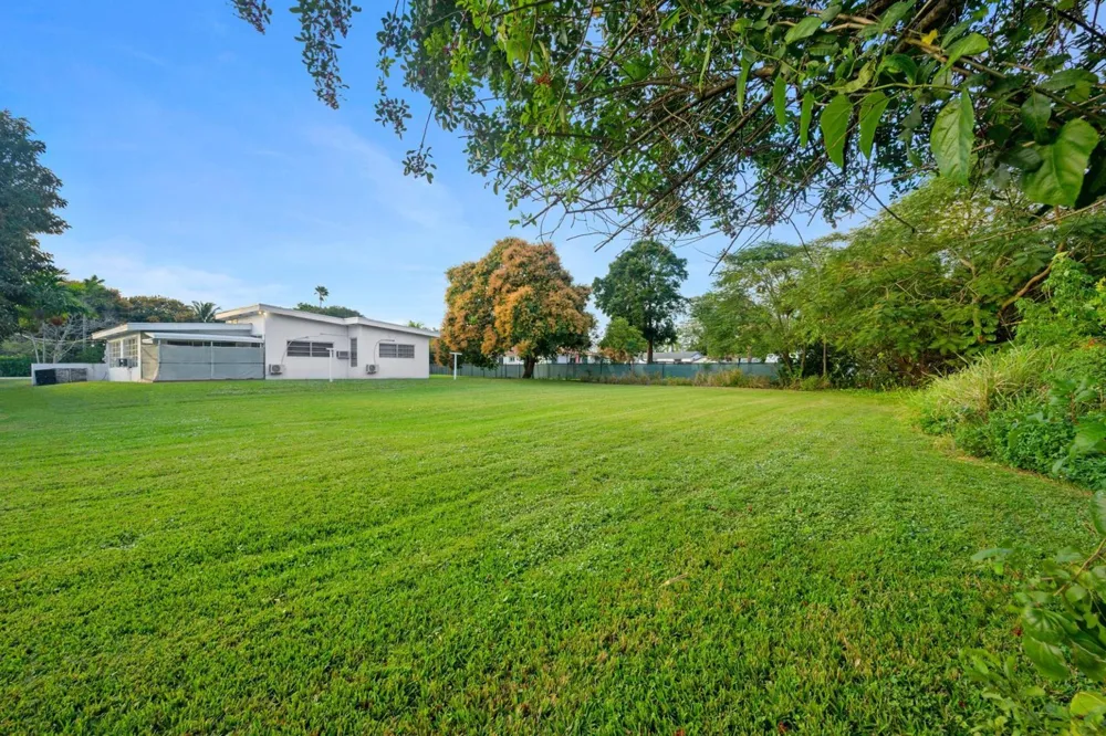 13945 Miami Avenue Miami, FL 33168