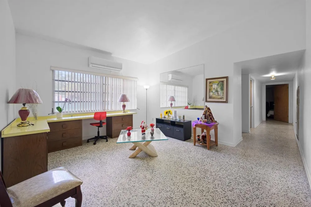 13945 Miami Avenue Miami, FL 33168