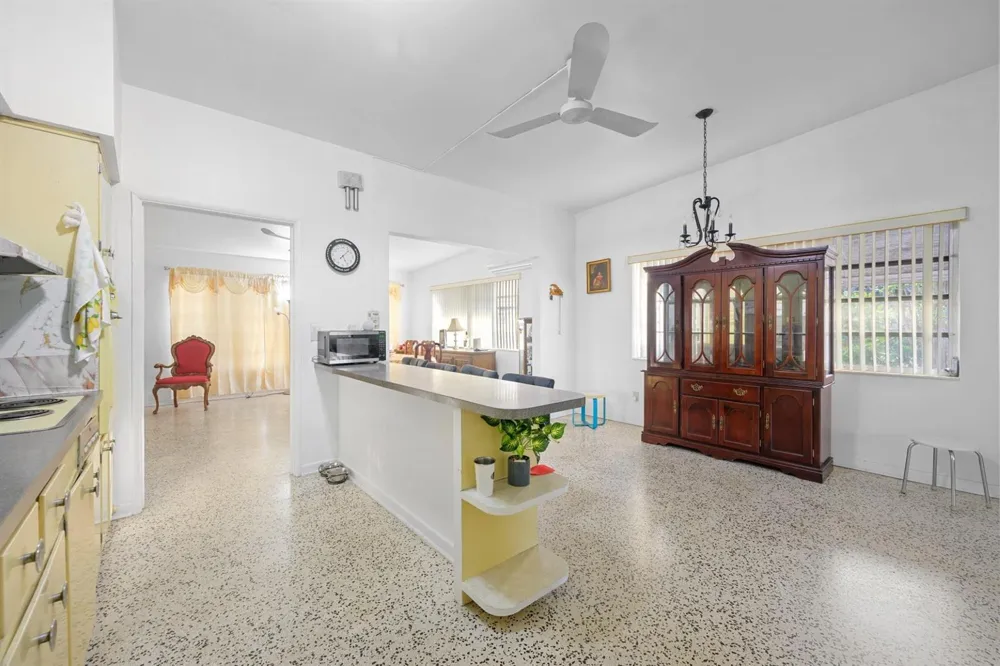 13945 Miami Avenue Miami, FL 33168