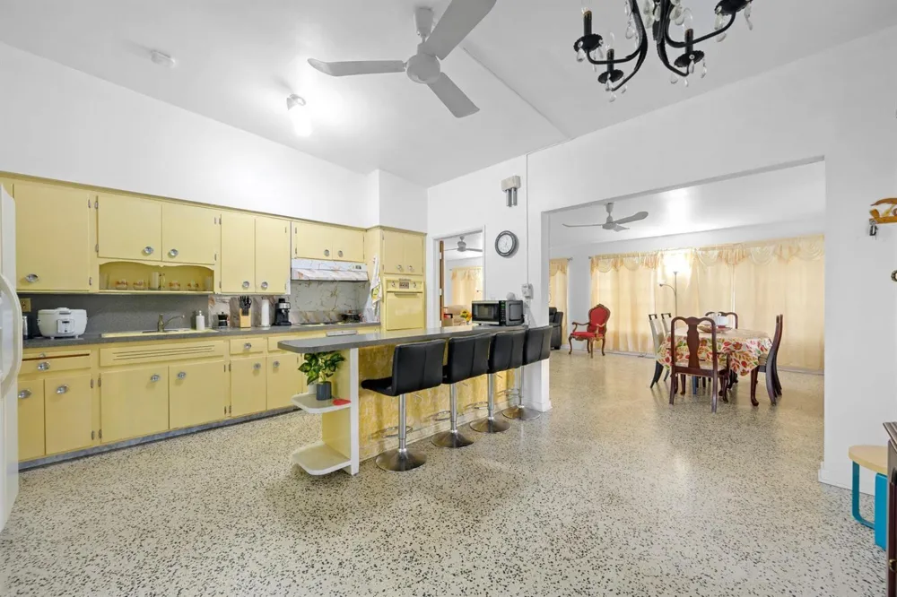 13945 Miami Avenue Miami, FL 33168