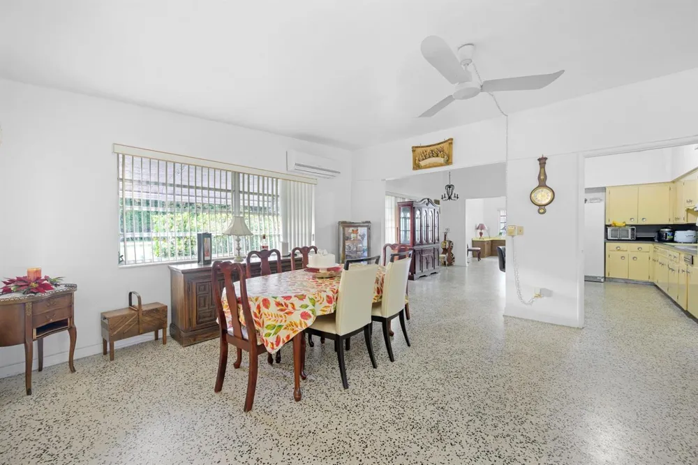 13945 Miami Avenue Miami, FL 33168