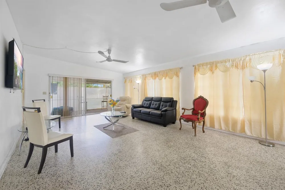 13945 Miami Avenue Miami, FL 33168