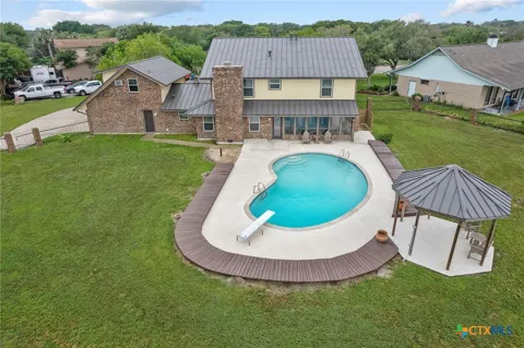 8 Las Brisas Place