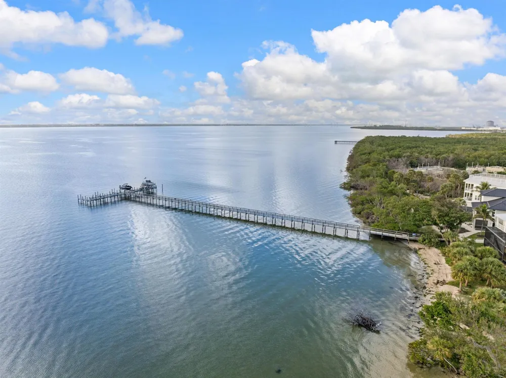 7671 Pelican Pointe Drive Jensen Beach, FL 34957