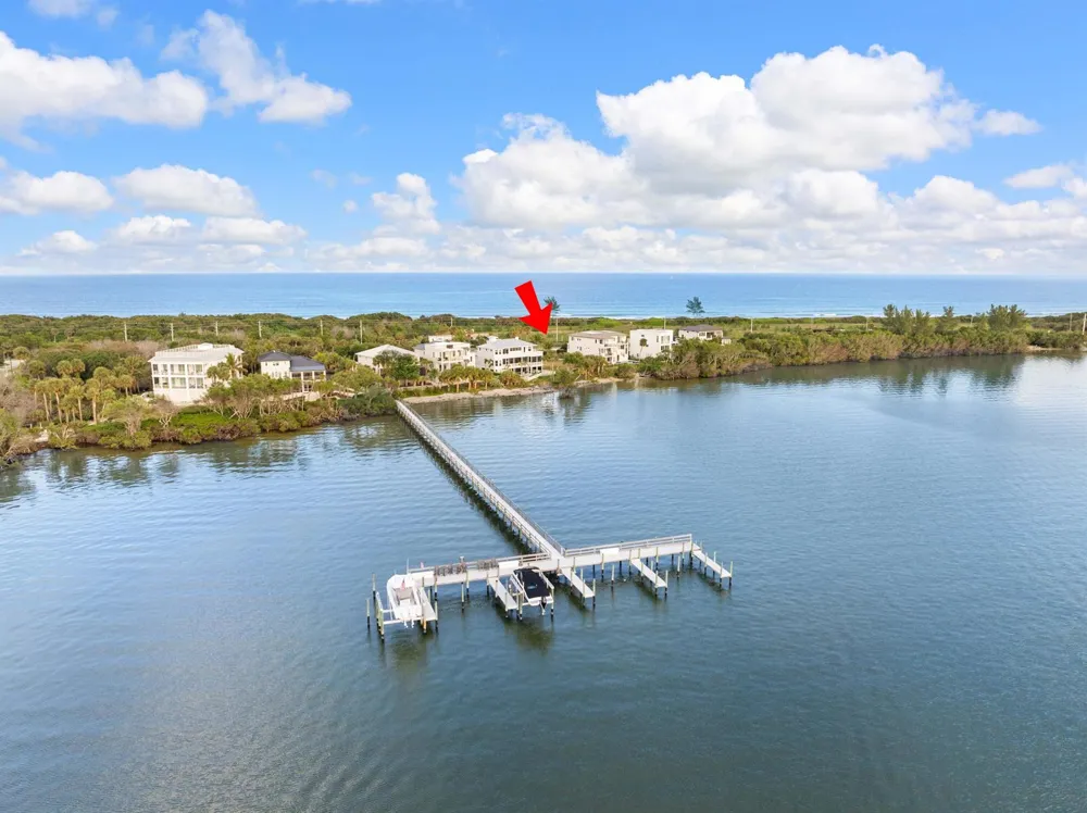 7671 Pelican Pointe Drive Jensen Beach, FL 34957